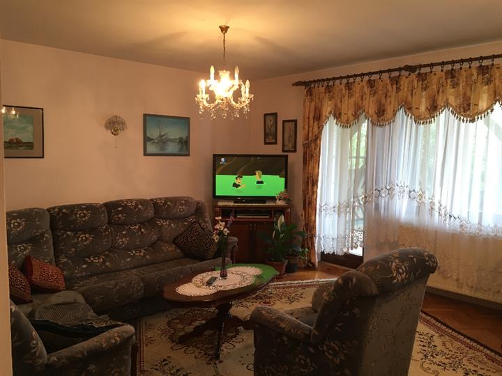 Osijek - Nova Tenja, kuća 240 m2