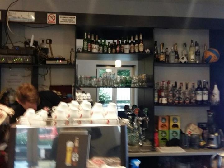 Ugostiteljski šank 3.7 m+retro pult
