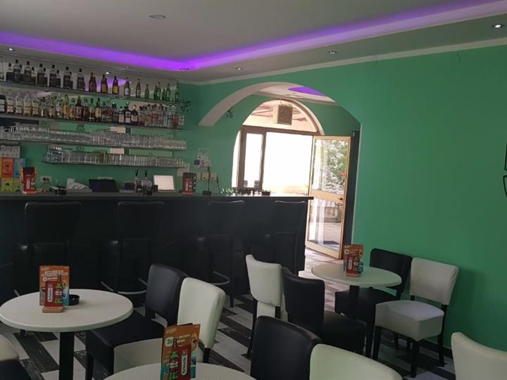 Caffe bar Inbox traži konobaricu