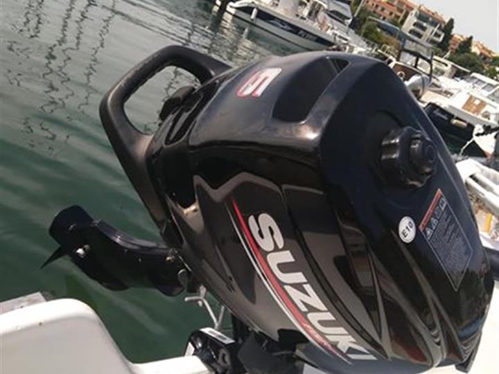 Barka Vega 4.5, motor Suzuki 6