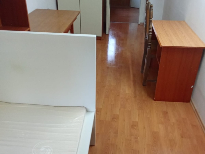 Centar, soba, uključene režije