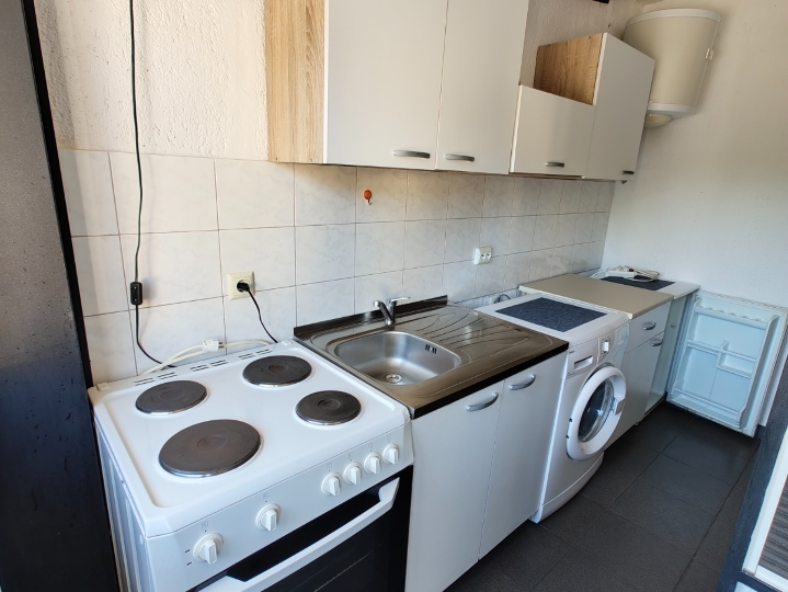 Namještena garsonijera na G. Zametu