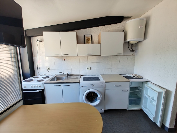 Namještena garsonjera na G. Zametu