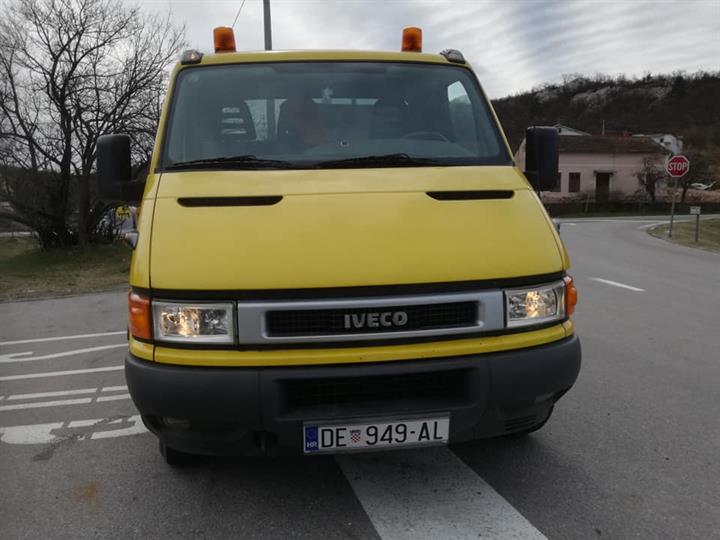 Vučna služba Iveco Daily