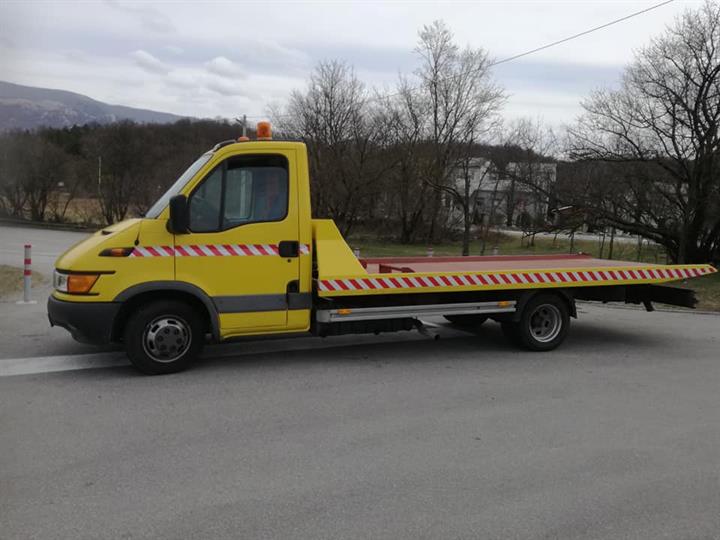 Vučna služba Iveco Daily