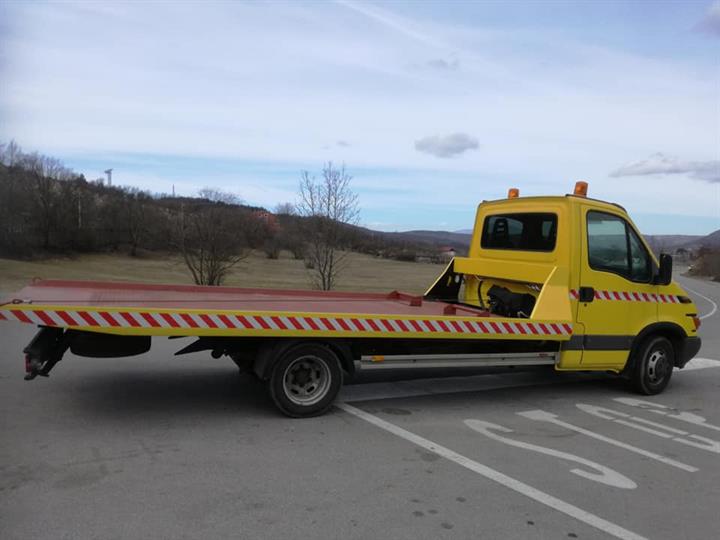 Vučna služba Iveco Daily