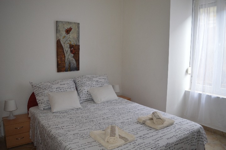 Centar Rijeke, 40 m2 kod Pomorskog faksa