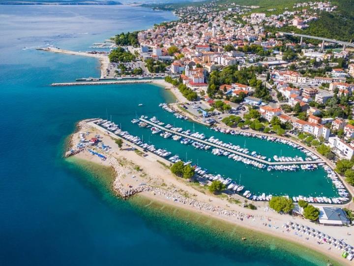 Tražimo dadilju u Crikvenici!