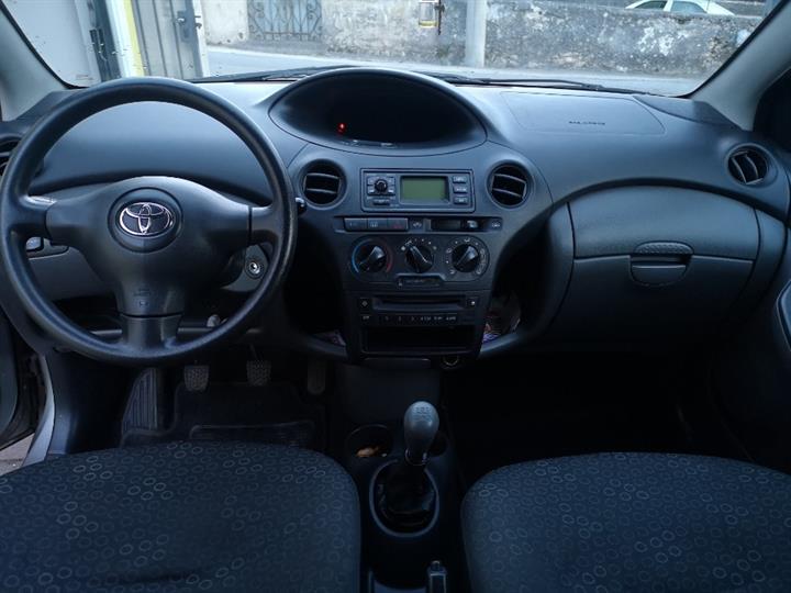 Toyota yaris, 2005 god.