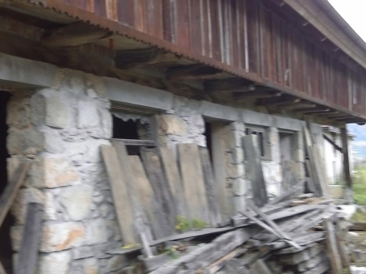 Gorski kotar, kuća s terenom