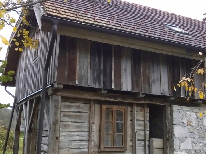 Gorski kotar, kuća s terenom