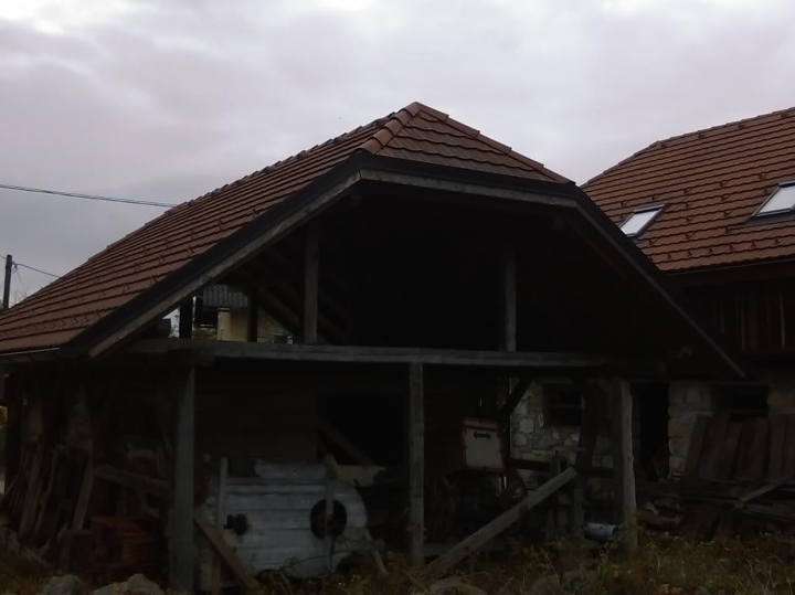 Gorski kotar, kuća s terenom