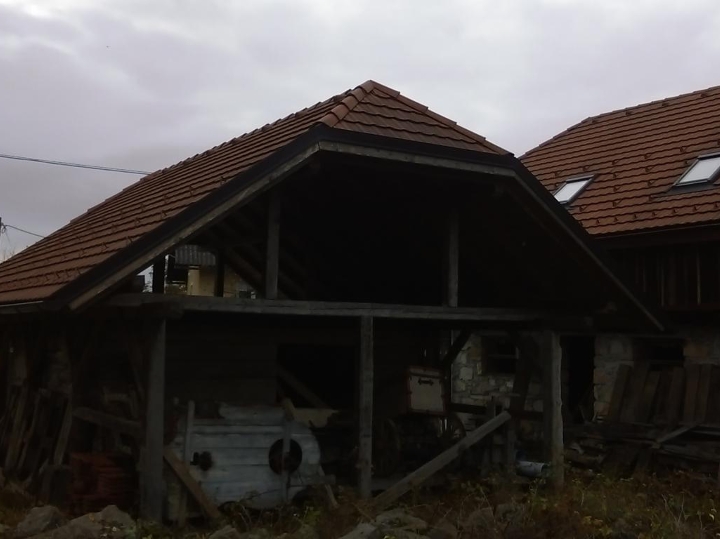 Gorski kotar, kuća s terenom