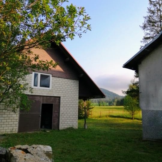 Stari Laz, gospodarsku zgradu za prenamjenu mijenjam za stan u Rijeci