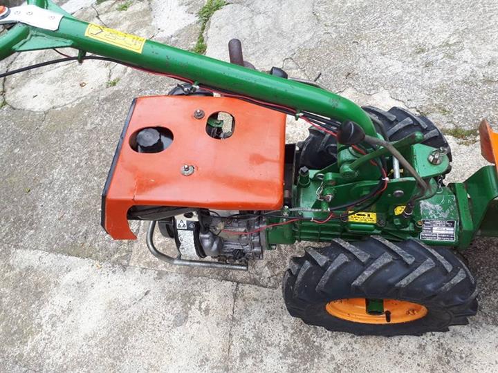 Motokultivator i priključci