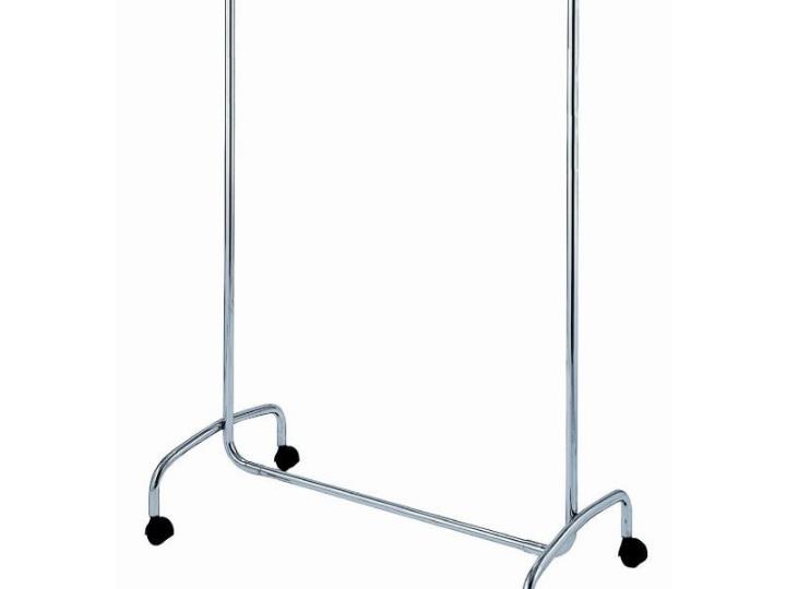 Kompletan inventar za butik