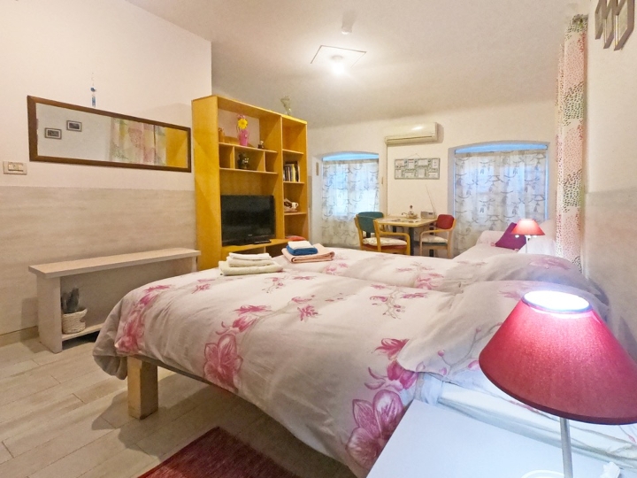 Centar, garsonijera, 2. kat, od 1.9.