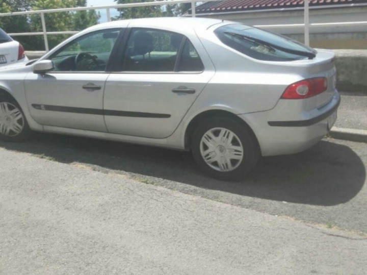 Renault Laguna 1.6 - 2.000 €