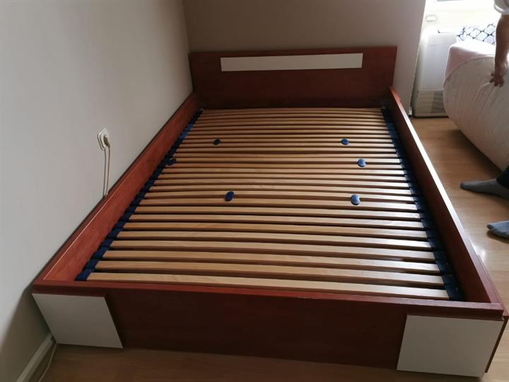 Hespo drveni krevet