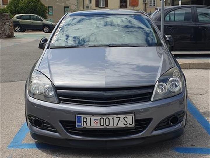 Opel Astra H GTC 1.7. CDTI