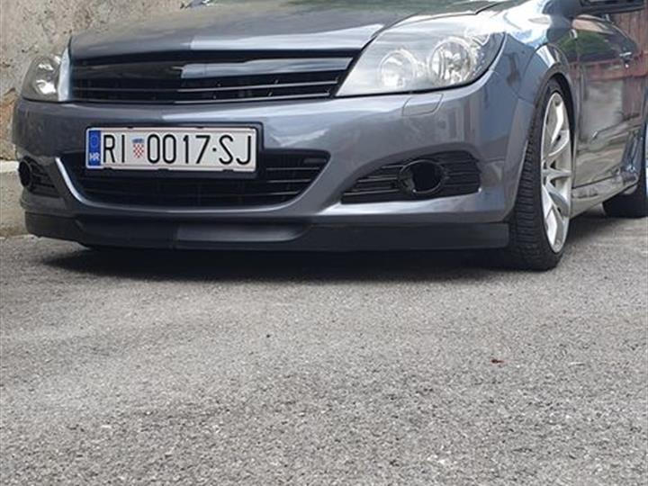 Opel Astra H GTC 1.7. CDTI
