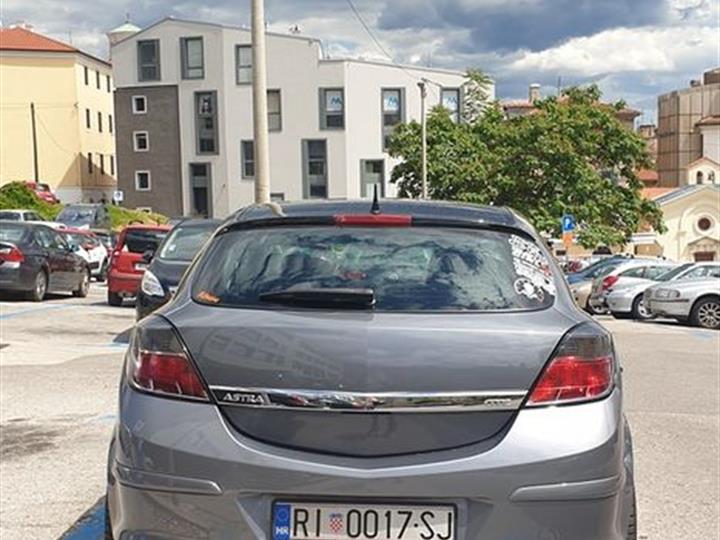 Opel Astra H GTC 1.7. CDTI