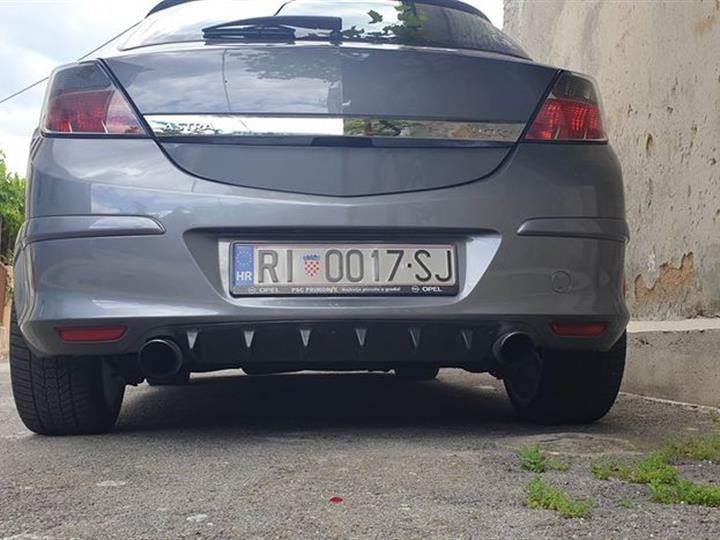Opel Astra H GTC 1.7. CDTI