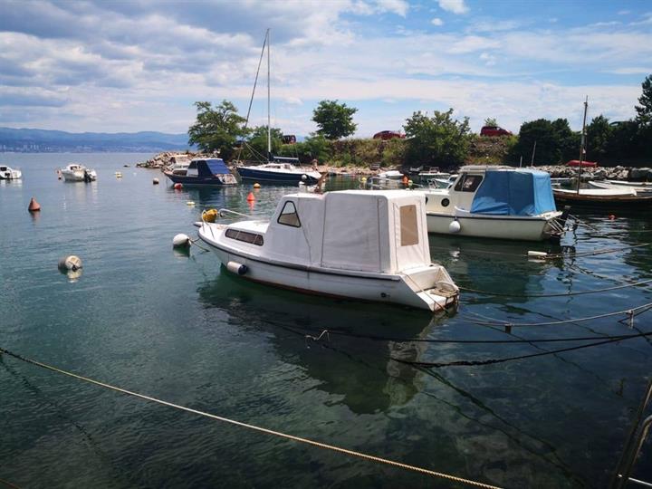 Gradac pasara s kabinom
