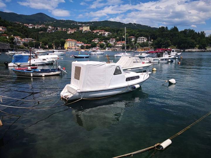 Gradac pasara s kabinom