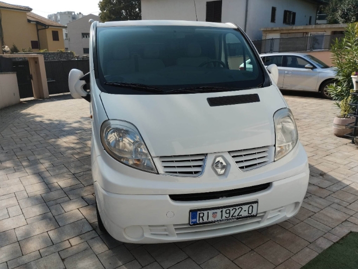 Najam kombija Rijeka, Adriatransfer