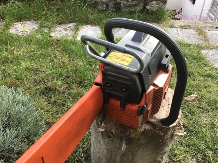 Motorna pila Hushvarna Tomos 61