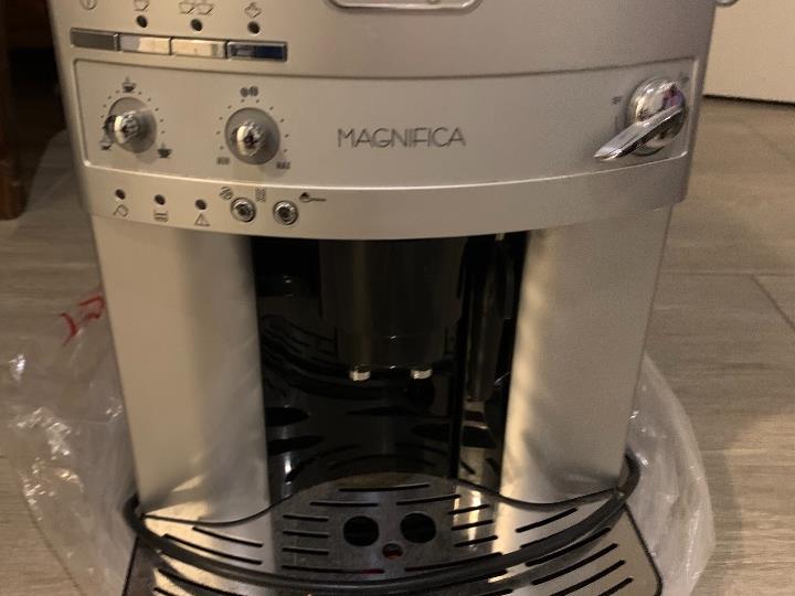 Aparat za kavu Delonghi