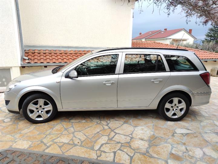 Opel Astra karavan
