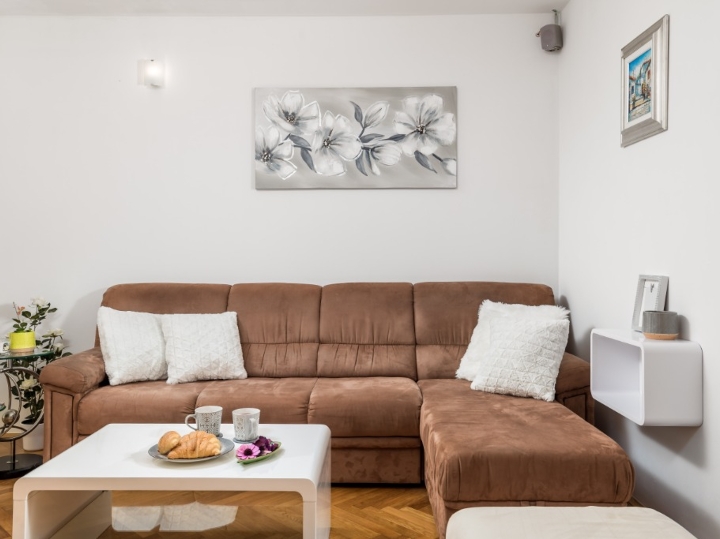 Gornji Zamet - najam stana, 1S+DB+balkon, 2.kat