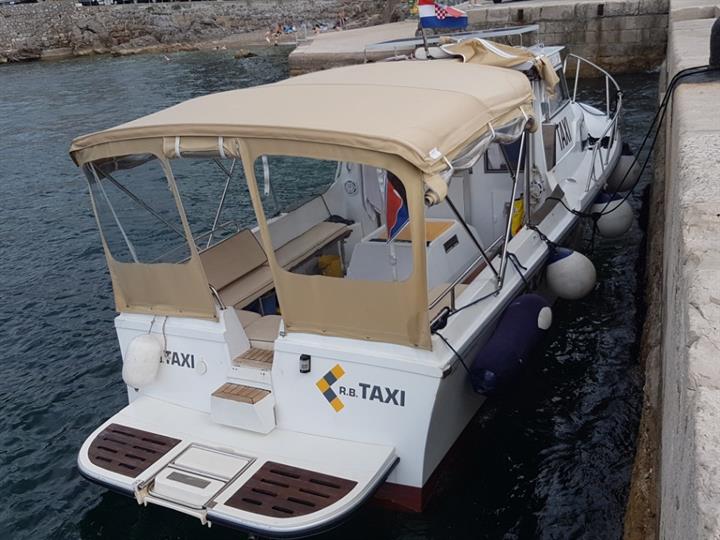 Jeaneau Islander 750