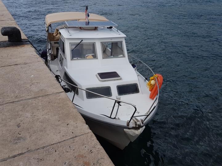 Jeaneau Islander 750