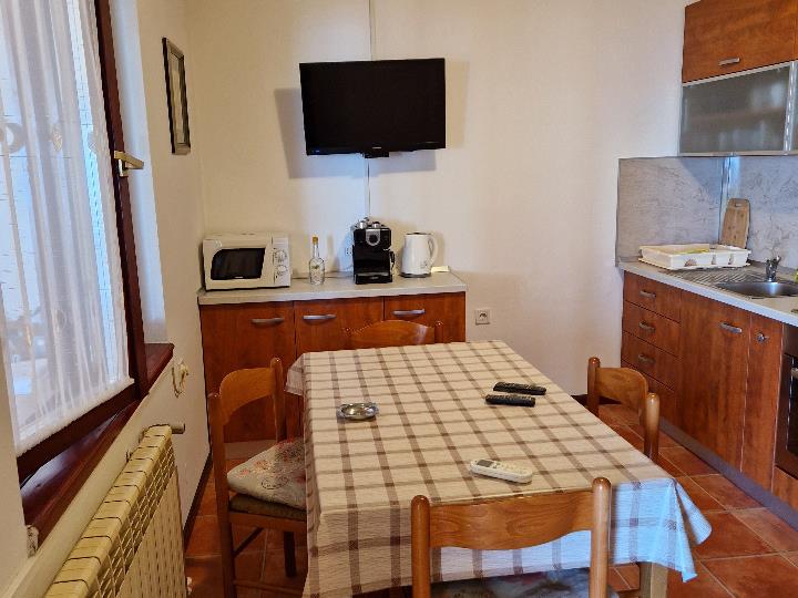 Kostrena, 2S stan za 4 djelatnika