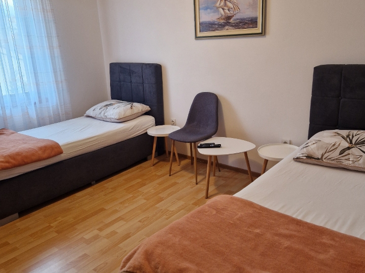 Kostrena, 2S stan za 4 djelatnika