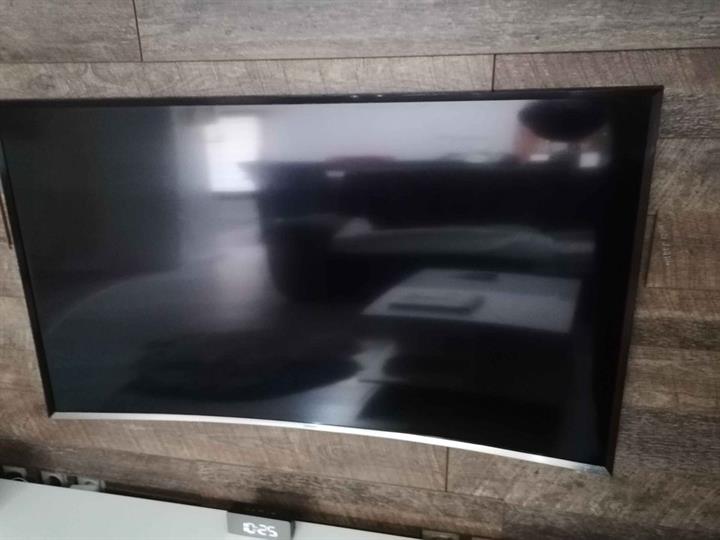 TV Samsung 124 cm, zakrivljeni