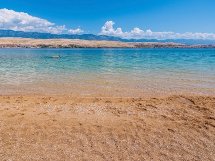 Otok Pag, Novalja, zemljište uz more zona T-3 Kamp