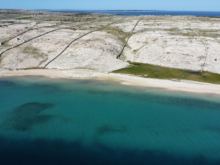 Otok Pag, Novalja, zemljište uz more zona T-3 Kamp