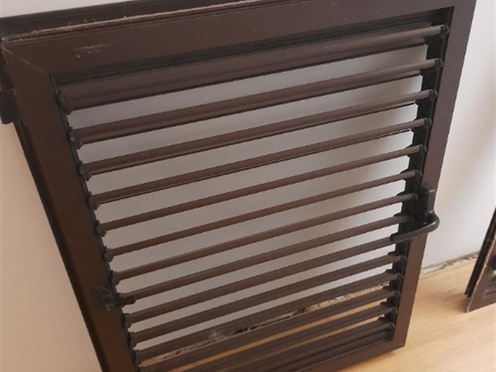 Prozor PVC i alu. grilja