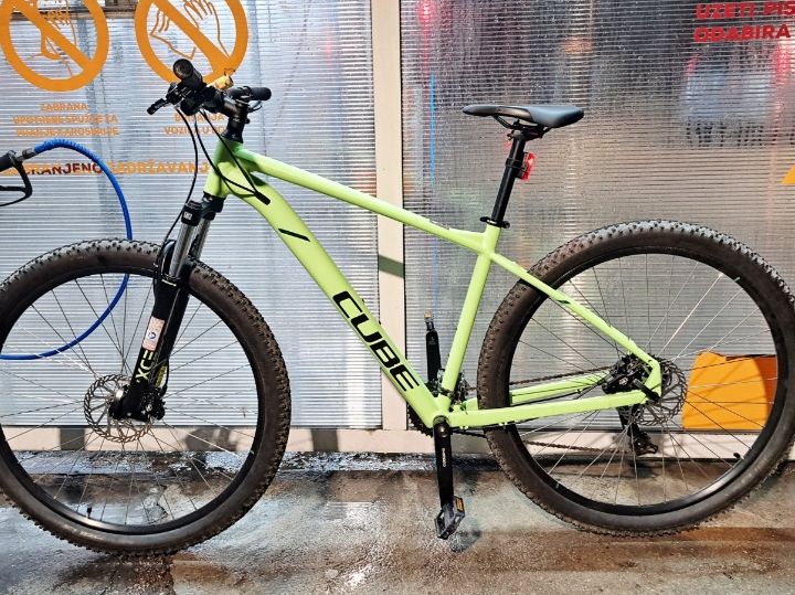 Bicikl Cube, kao nov