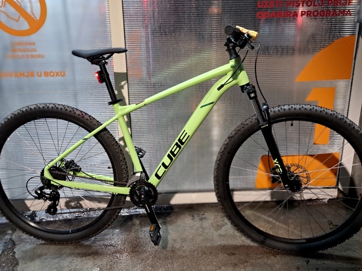 Bicikl Cube, kao nov