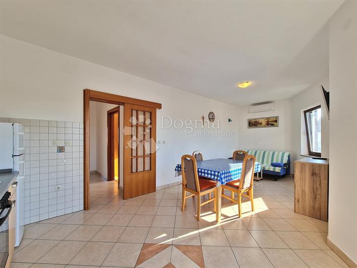 Dvosoban apartman u centru Malinske!