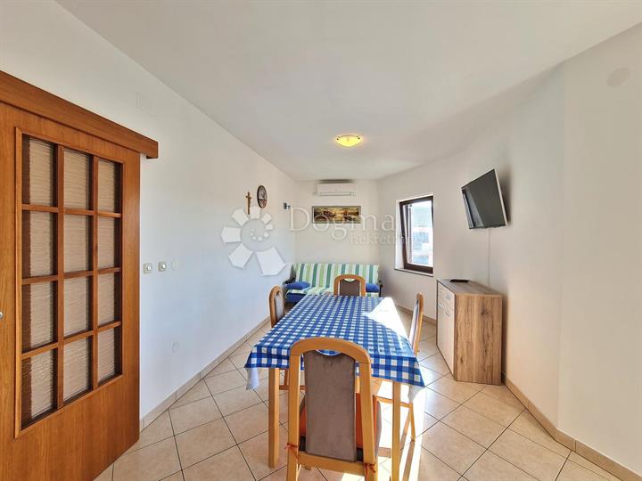 Dvosoban apartman u centru Malinske!