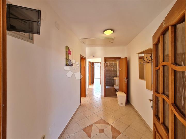 Dvosoban apartman u centru Malinske!