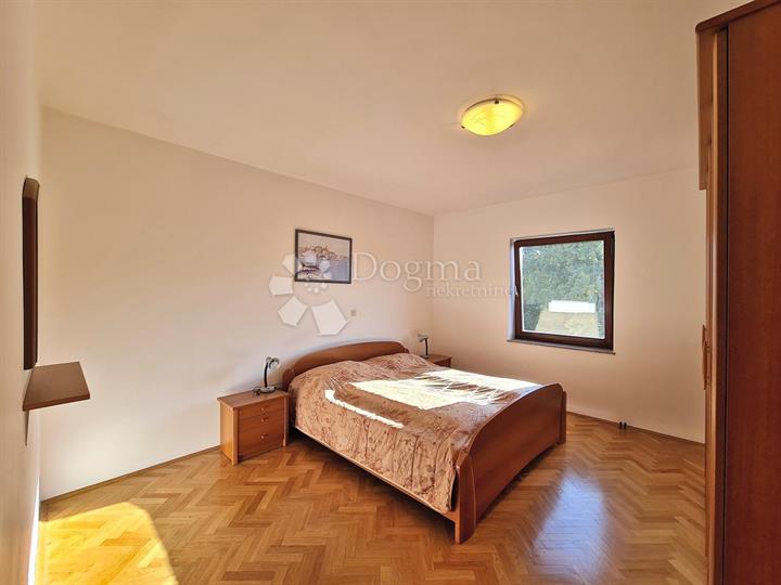 Dvosoban apartman u centru Malinske!