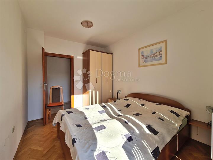 Dvosoban apartman u centru Malinske!
