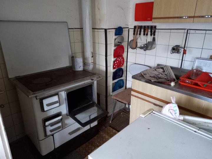 Ogulin, autohtona drvena kuća, 1.500m2